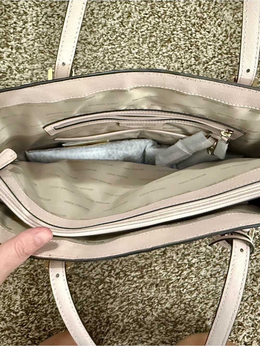 Michael Kors Jet Set Travel Tote - Picture 6 of 12